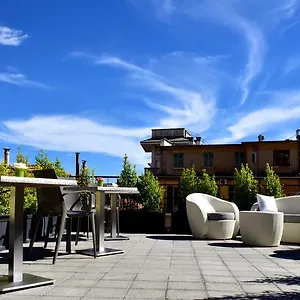https://villa-sylva-suites.hotelitalianriviera.com